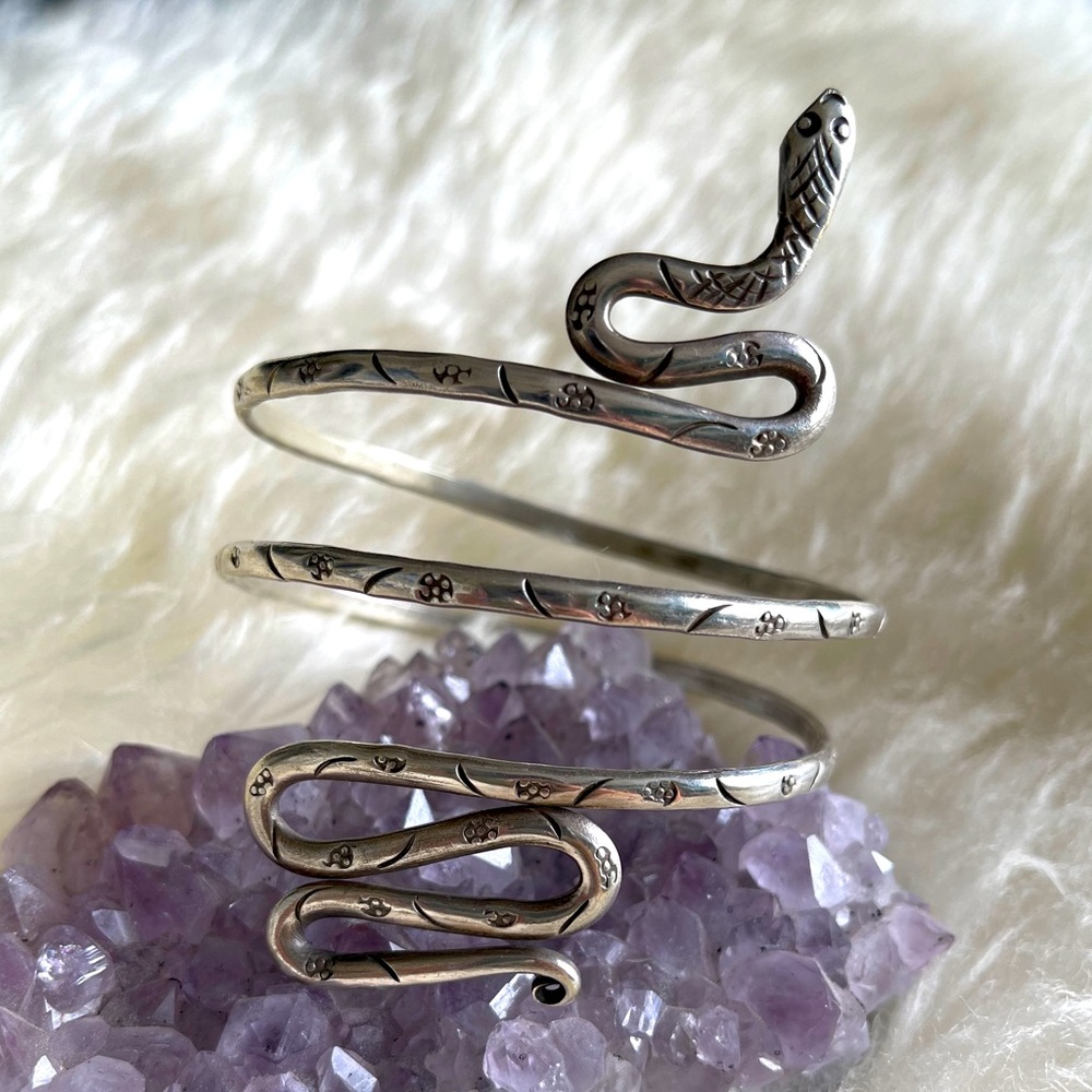Rare AMAZING! Vintage Navajo sterling snake bracelet